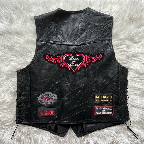 Diamond Plate Rock Design Genuine Leather Vest - Women's Motorcycle Jacket 🏍️ - Picture 3 of 9